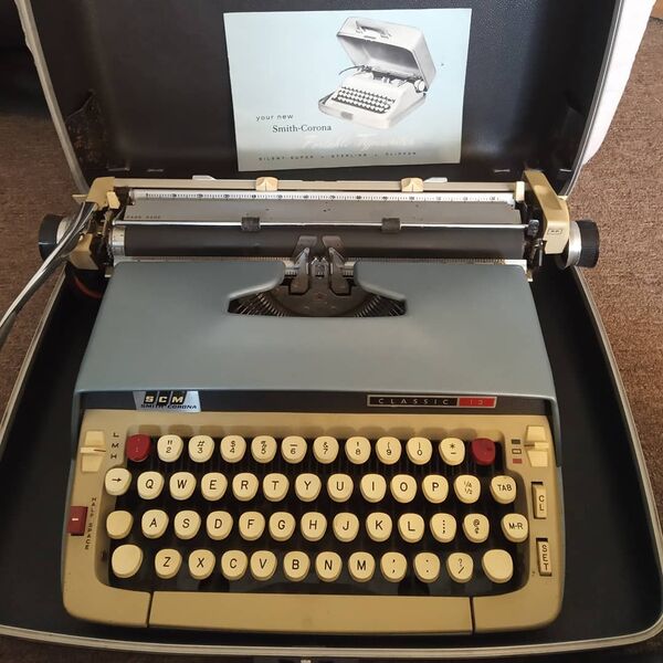 File:Smith-corona classic-12.jpg